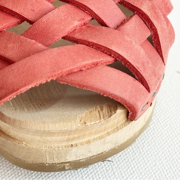 Nina Z Swedish Sandal Clog Heels Red Size 36 Woven Leather Wood Sweden - Picture 3 of 12